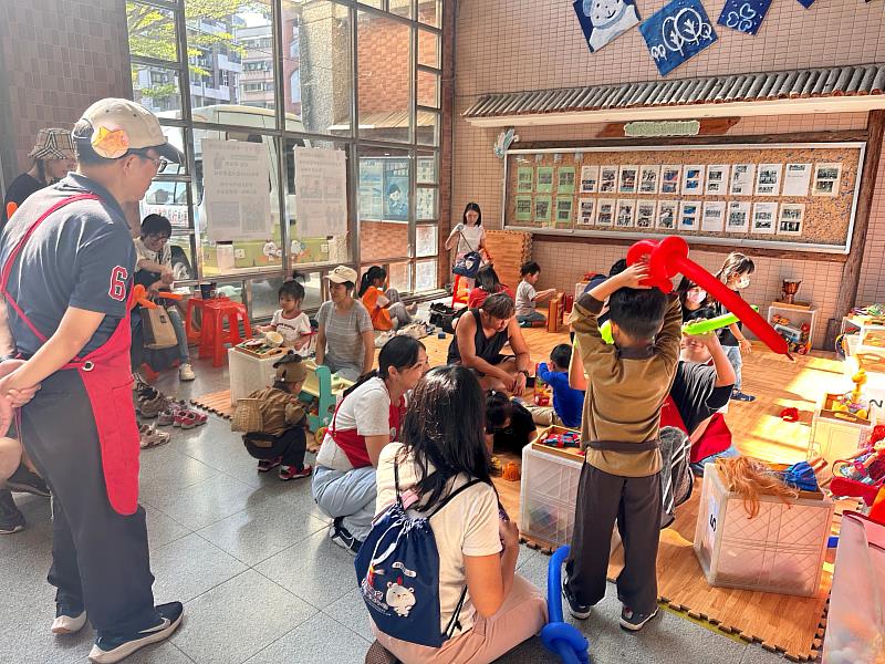 伊甸「童話狂歡節」聯合社區篩檢活動豐富有趣,民眾參與熱烈