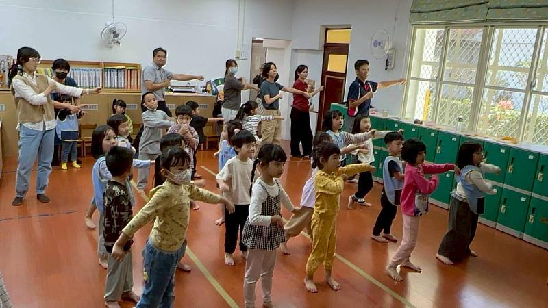 小朋友感謝舞蹈（小朋友照片使用已獲家長授權）。