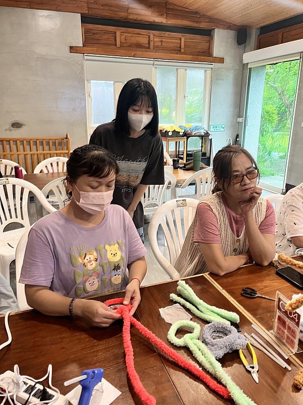 公廣系「Lemon Sugar」團隊協助業主社團專發會以友善生活為核心，舉行實體活動