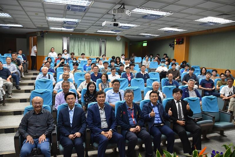 國立成功大學工程科學學系與財團法人成功大學工程科學文教基金會共同主辦首屆成工論壇。