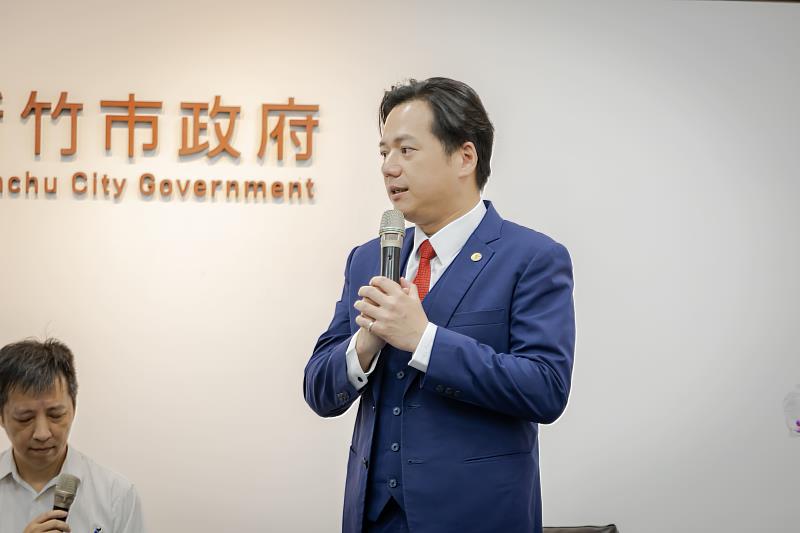 邱臣遠代理市長致詞。