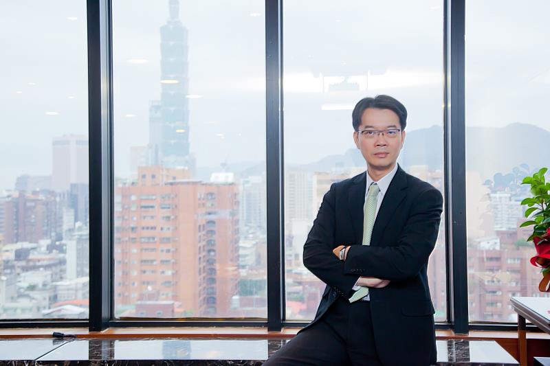 群益證券投資信託陳明輝總經理獲頒「優良商人」獎項