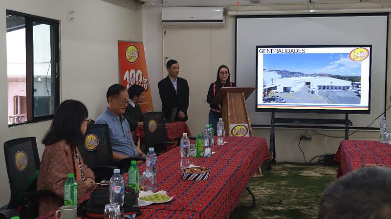 至Corporación de Instantáneos San Isabel S.A.公司參訪。（貿協提供）