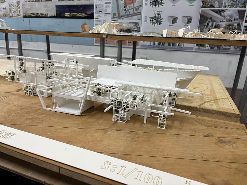 楊丞凱之作品「南科時光共棲所－時間軸下的記憶與生活」模型