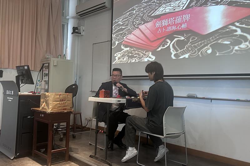 施伯鋒執行長以「人生GPS」為題　引導南大學生描繪個人未來藍圖