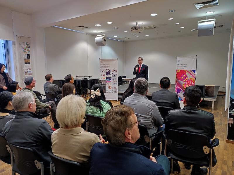 紅點設計獎副總裁Mr. Jova Zec，稱讚臺灣的設計兼具文化傳承底蘊與創新。