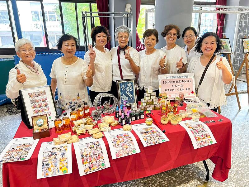 西區長青學苑新開課程「多元經絡健康養生班」，深受在地長輩歡迎。