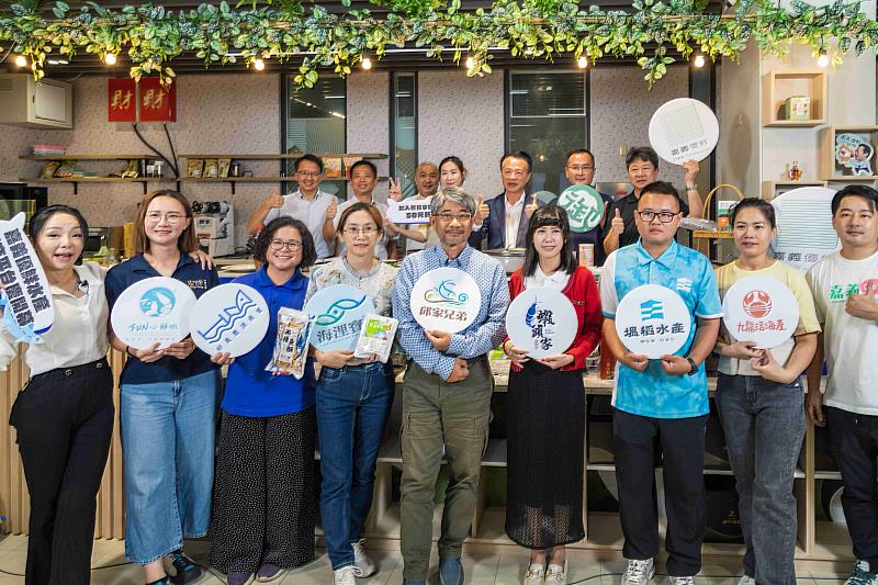 嘉義優鮮水產電商慶開幕，翁章梁直播加碼前200名下單免運