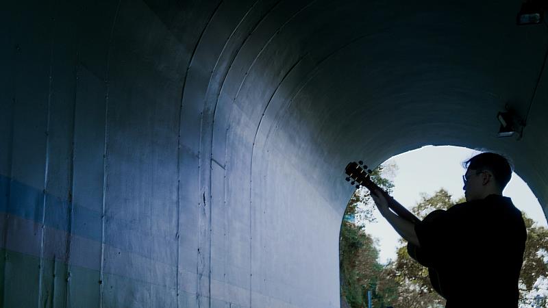 李軍以細膩的指彈語彙與真摯的主題創作受到關注。（圖/風潮音樂提供）