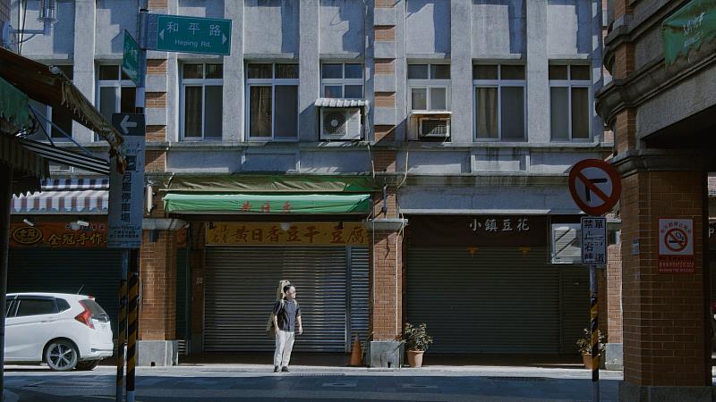 在旋律裡回到大溪－新生代吉他演奏家李軍以指彈吉他寫下成長的風景