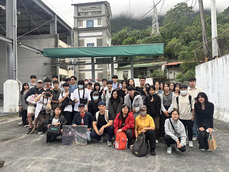 田野實察活動圓滿結束,大合照。