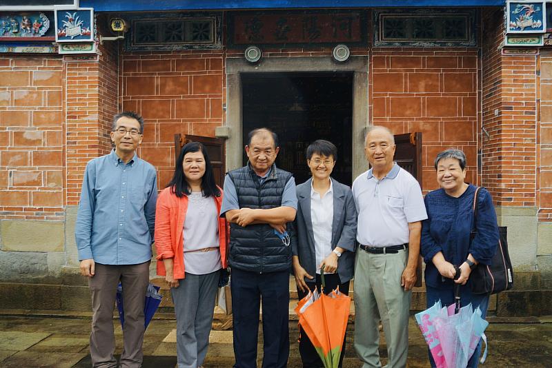 圖3 客委會古秀妃主委一行人於潘屋前合影