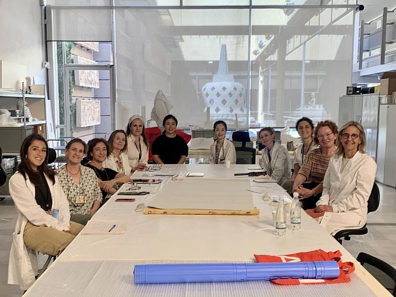 2025年文化部選送梵蒂岡博物館修復實習生高瑋引介埔里手工紙坊「廣興紙寮」赴館進行雙向交流。（高瑋提供）