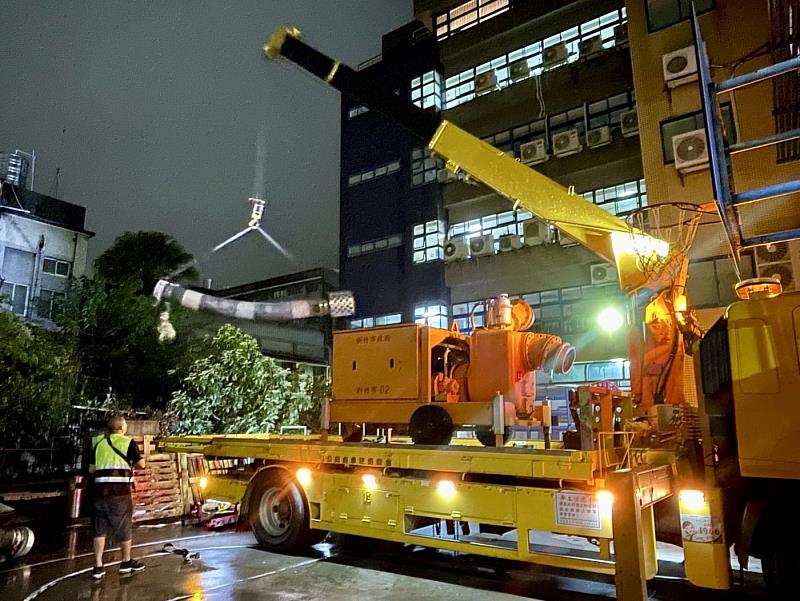 鳳凰颱風釀災情 竹市緊急馳援宜蘭 邱臣遠代理市長：展現互助情誼
