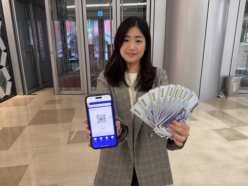 11月17日至12月17日使用HAPPY GO Pay刷指定19大信用卡消費累積滿1萬元即可直接獲得1,000點。