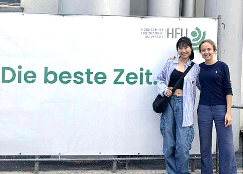 暨大教育政策與行政學系陳淑麗（左）在德國學會放慢步調，體驗當地生活帶來的超級鬆弛感。