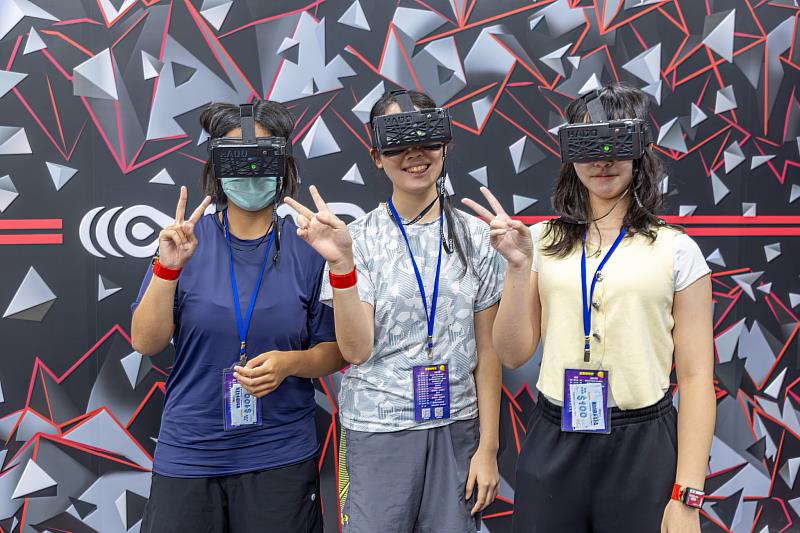 戴上AR眼鏡進行體驗