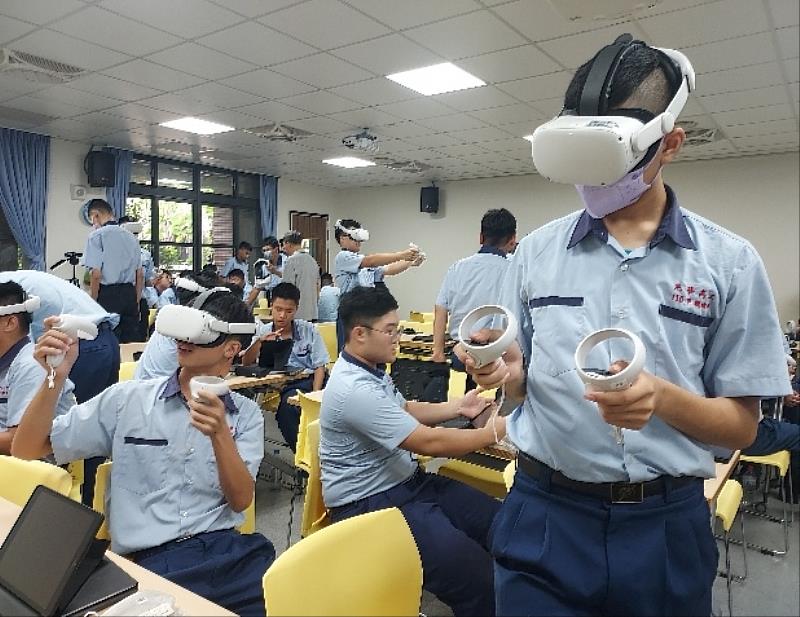 光華高工引領教育新潮流 VR+AI跨域創新教學重現赤壁賦詩意