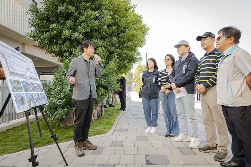 設計師簡報說明。