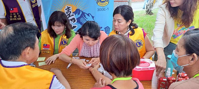 嘉義縣響應世界糖尿病日，攜手嘉大獅子會呼籲「抗糖力行 健康同行」-2