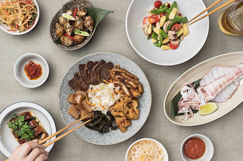 每一道菜都是主廚對台灣實意的誠懇創作，讓顧客在熟悉的味道中找到意想不到的驚喜。