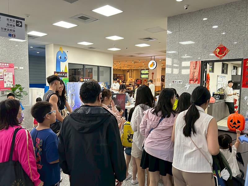 萬聖派對熱鬧登場 八德運動中心打造沉浸式南瓜鎮冒險