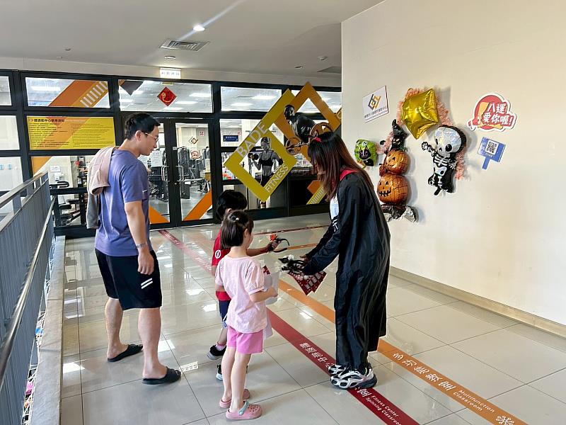 萬聖派對熱鬧登場 八德運動中心打造沉浸式南瓜鎮冒險