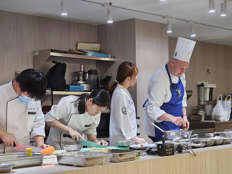 保羅．吉博多（Paolo Ghibaudo）親臨授課。