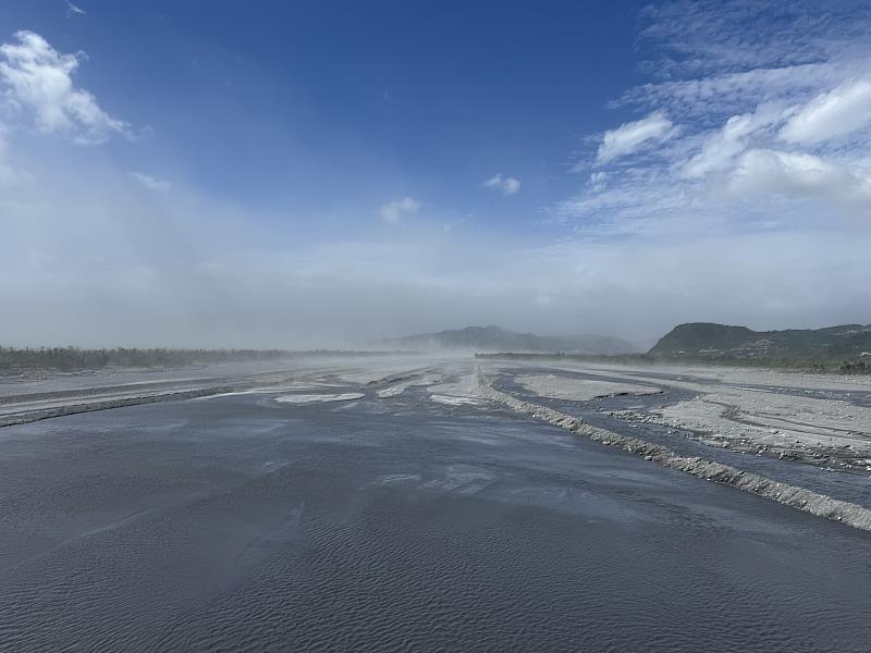 極端氣候挑戰加劇 臺東縣府持續加速卑南溪水覆蓋修復