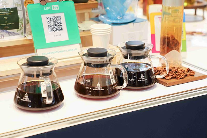 2025國際茶咖展登場,翁章梁親自推廣嘉義「雙金」魅力