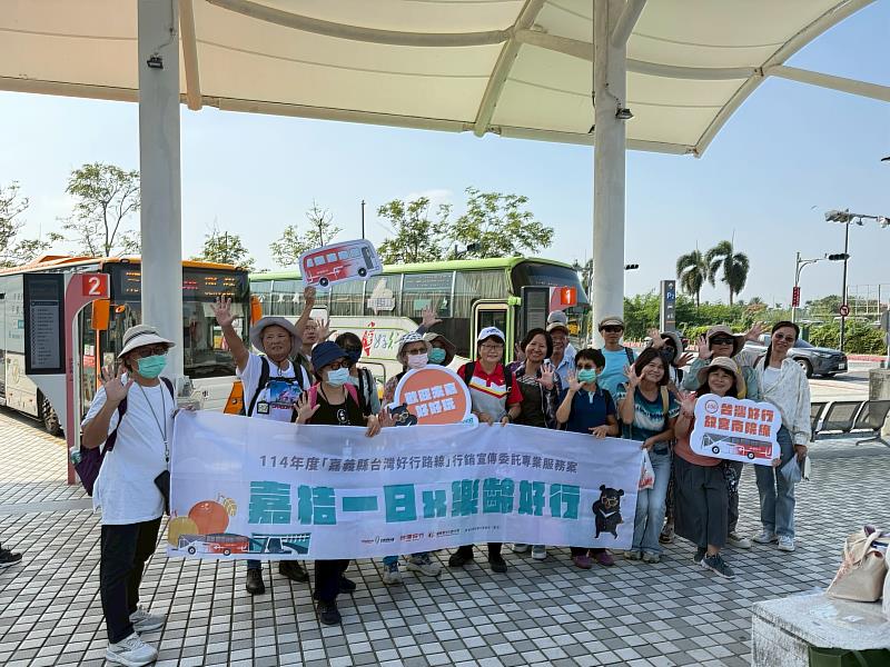 樂齡出遊無負擔,長輩組團暢遊故宮南院-1