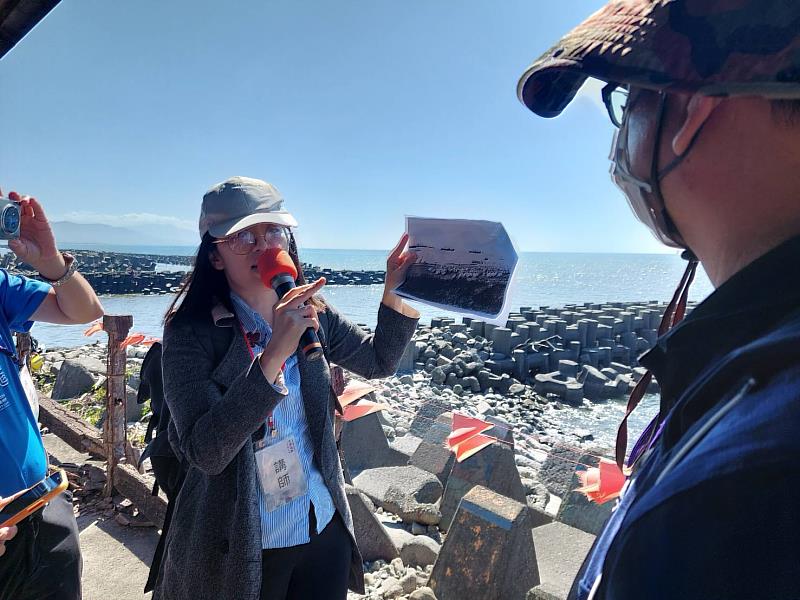 圖3戴心儀老師導覽解說文化景點