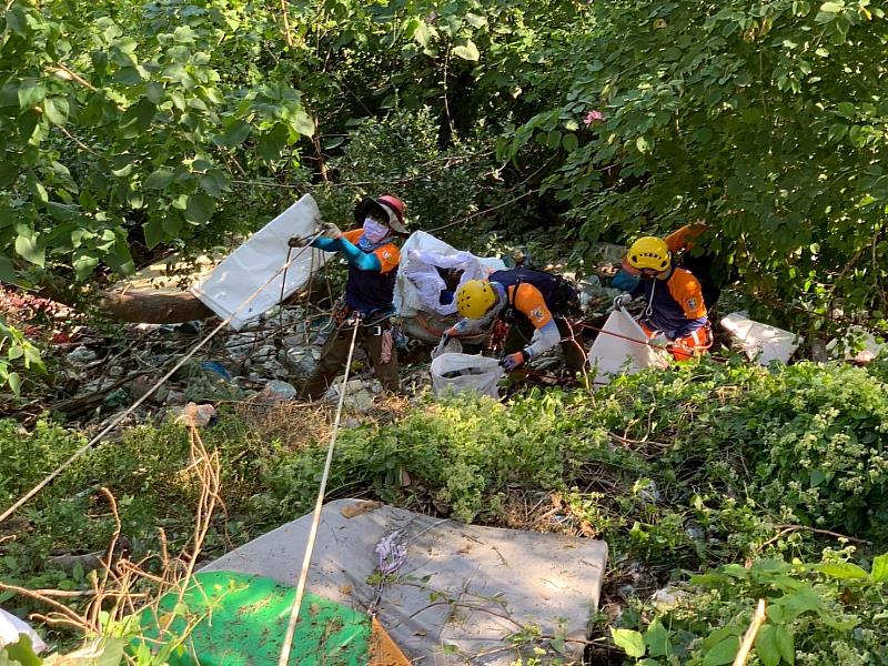 臺東首度淨山行動 饒慶鈴：守護山林人人有責