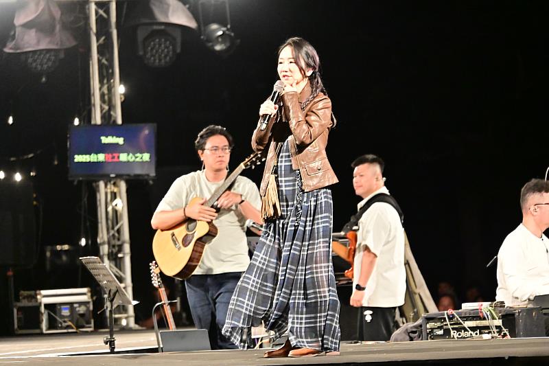 臺東社工暖心之夜 饒慶鈴感謝社工撐起社會安全網