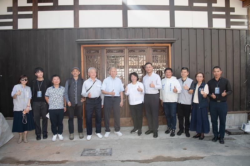 黃敏惠市長為蘭井街清代古宅開箱。
