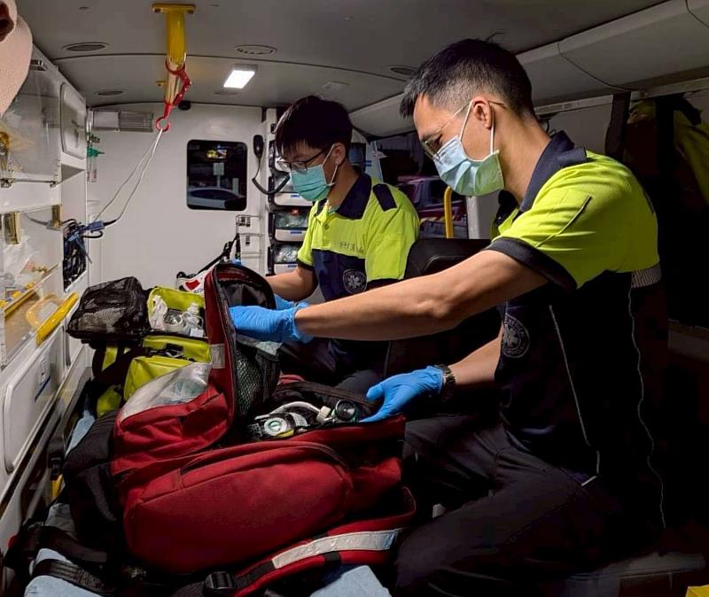 埔頂分隊曾俊翔（左起）、蘇宗奕，成功挽救OHCA患者。