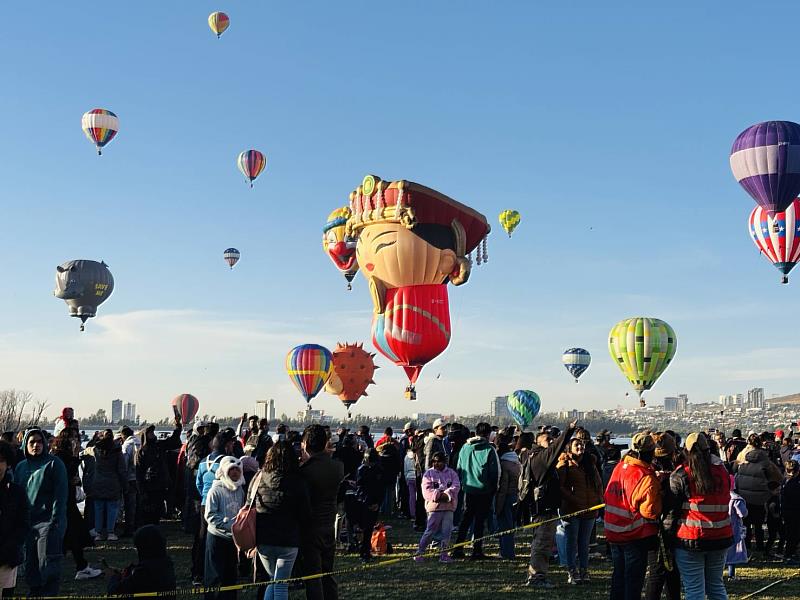 臺東Q版媽祖熱氣球飛進墨西哥！驚豔萊昂國際熱氣球節
