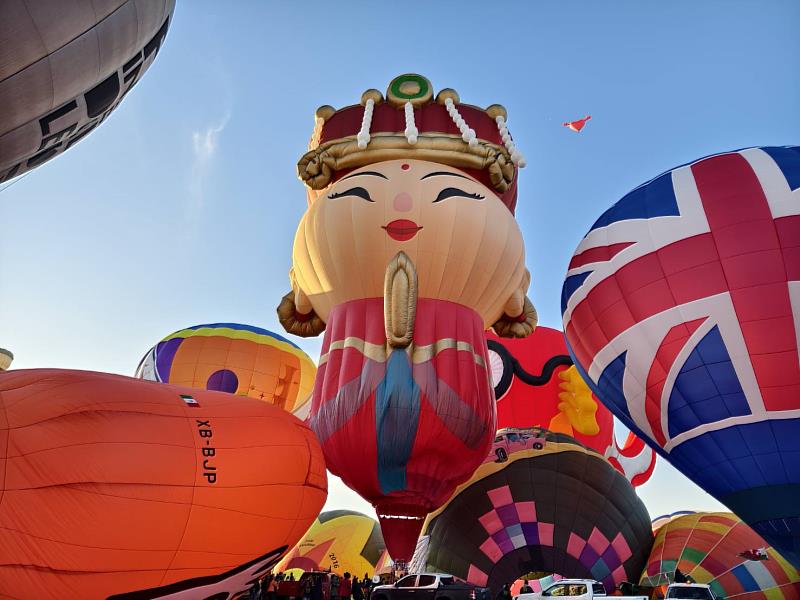 臺東Q版媽祖熱氣球飛進墨西哥！驚豔萊昂國際熱氣球節