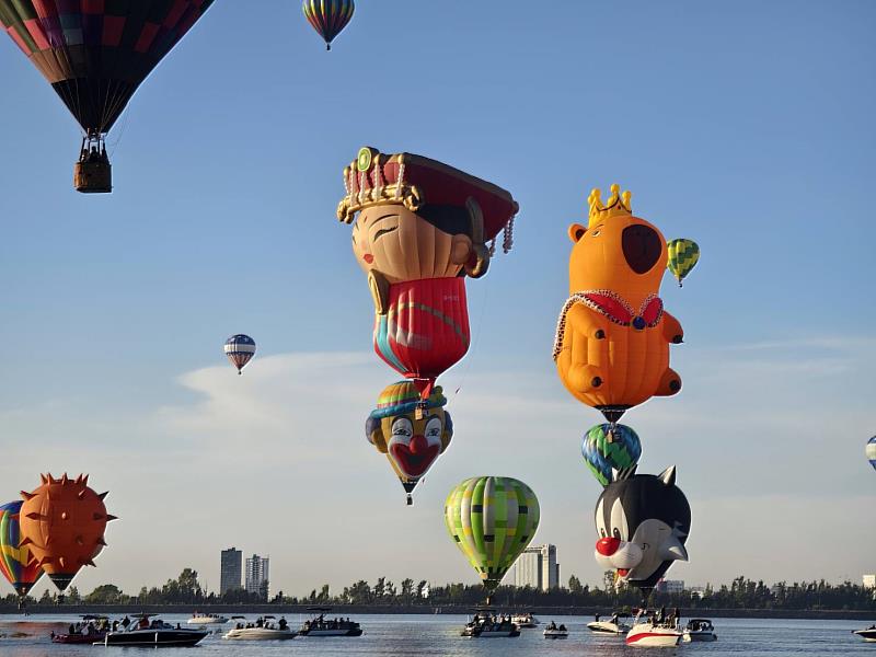 臺東Q版媽祖熱氣球飛進墨西哥！驚豔萊昂國際熱氣球節