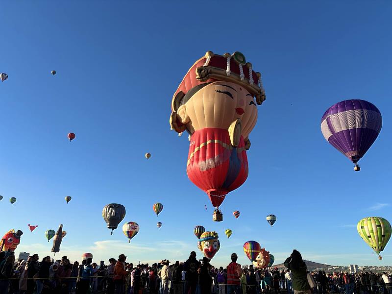 臺東Q版媽祖熱氣球飛進墨西哥！驚豔萊昂國際熱氣球節