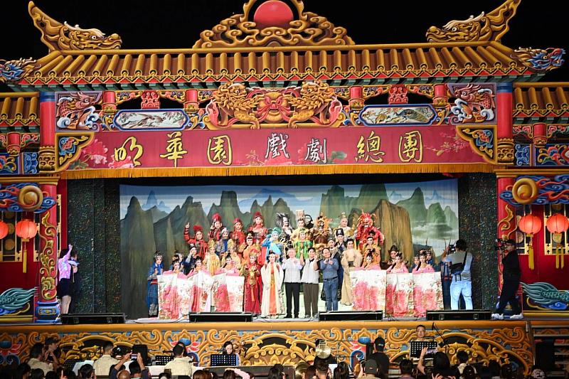 嘉市傳藝劇場圓滿落幕,明華園戲劇總團演出。
