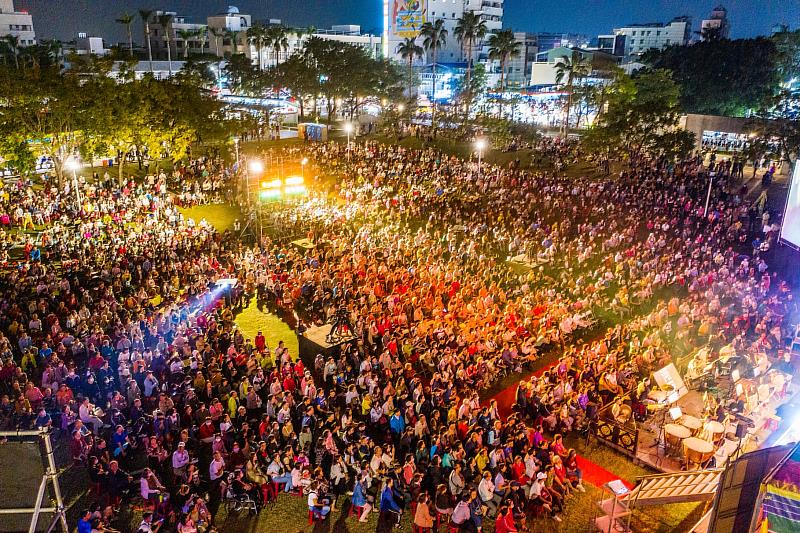 嘉市傳藝劇場圓滿落幕，明華園戲劇總團演出。