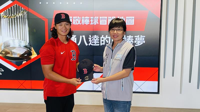 鼓勵學子勇敢追夢 臺東縣環保局邀請紅襪小聯盟教練蘇柏豪分享國際經驗