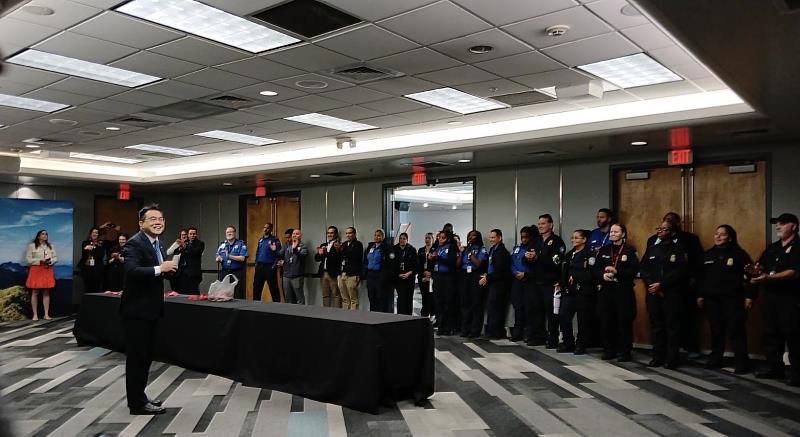 駐邁阿密辦事處周啟宇處長致詞。