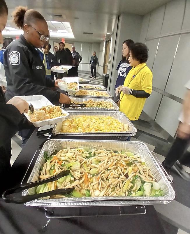 現場提供美味台式佳餚。