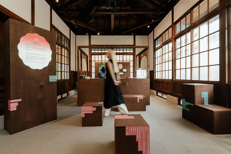 「摩登生活 Modern Lifestyle」展區以摩登咖啡店為場景。