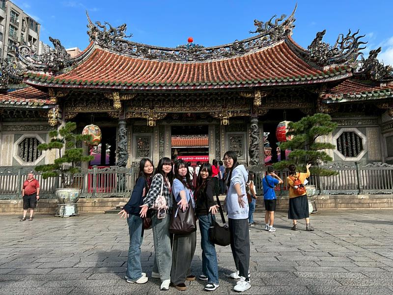 景文科技大學旅遊系學子前進國際舞台 帶領日本高中生深度體驗台北文化