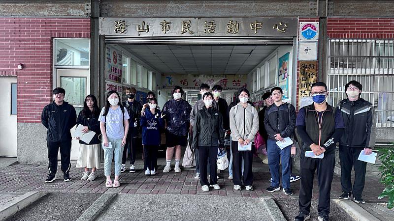 元培健管系學生透過社區服務提升專業技能與溝通技巧。