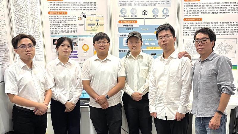 參展師生於「2025台灣創新技術博覽會發明競賽」合照。
