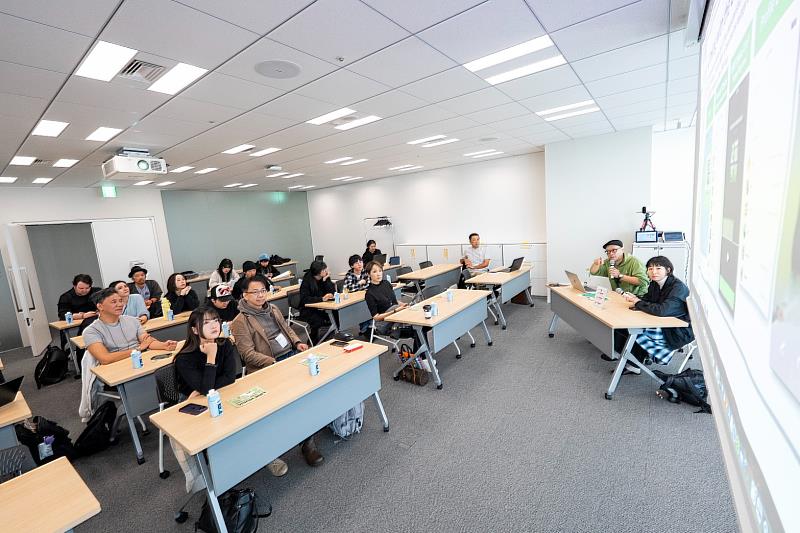 文策院安排臺灣業者參訪日本LINE MUSIC，助業者深入了解日本音樂市場。（文策院提供、西岡浩記攝）